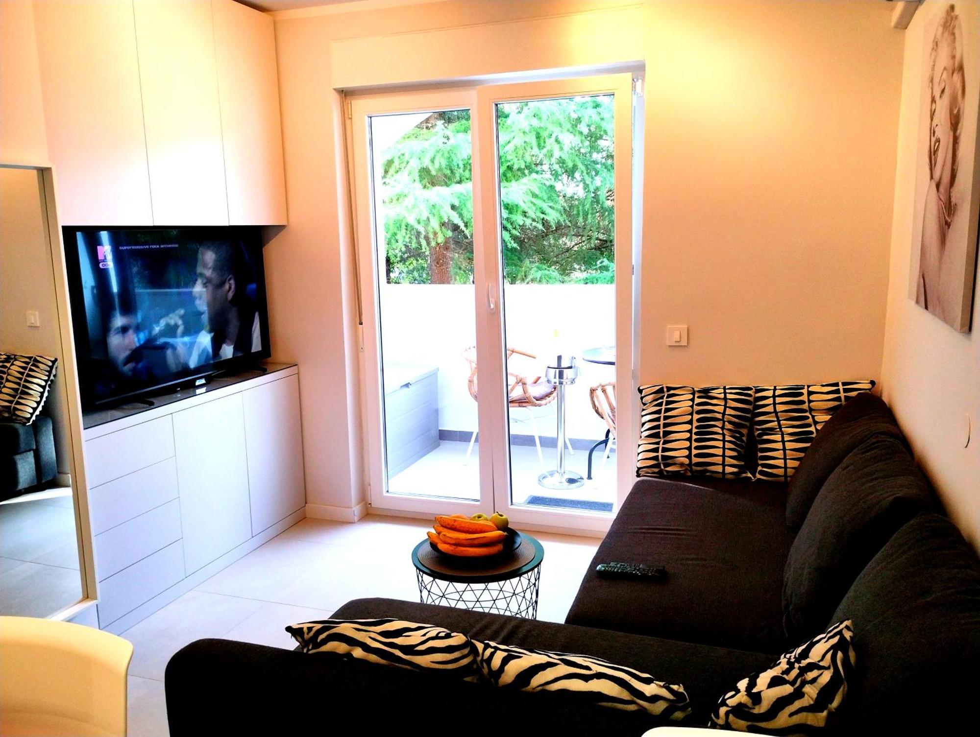 Premium Apartment Eden โปเรช ภายนอก รูปภาพ